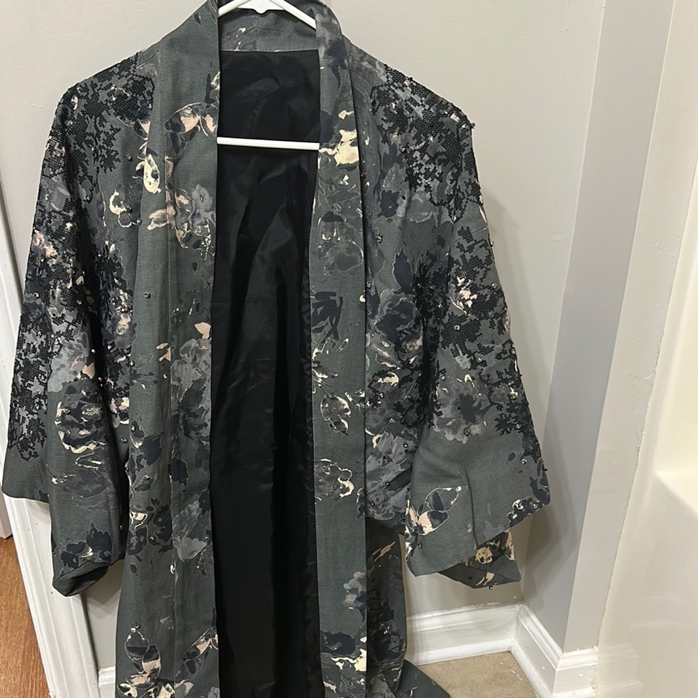 Floral Kimono Jacket - Black and Gray